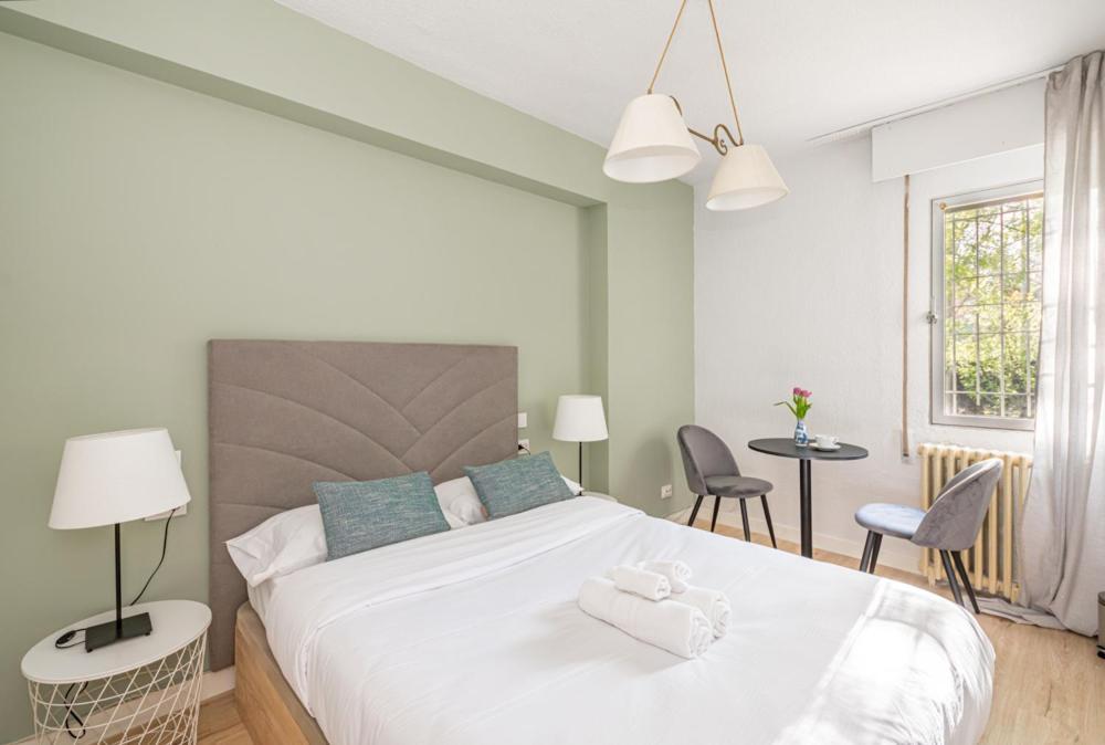Madrid Rio Rooms Exterior foto
